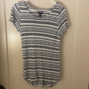 Gap tunic/t shirt sz S blue and white stripe with side split, long back